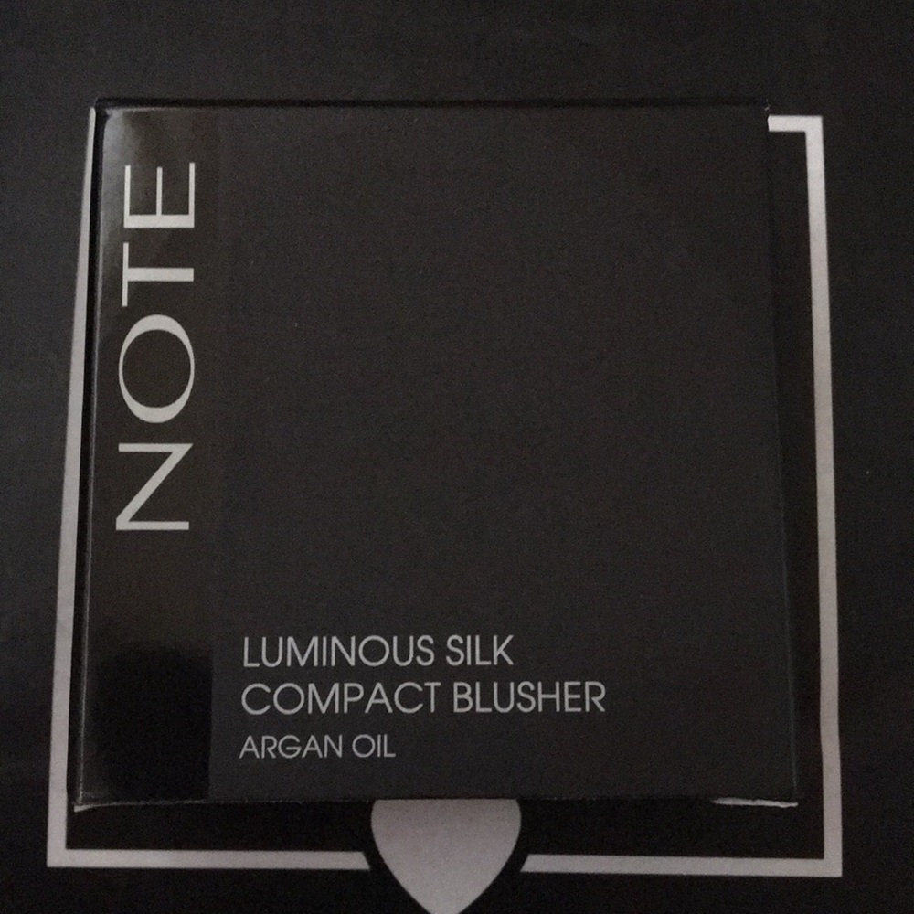 Compact blush - Picture 2 of 4